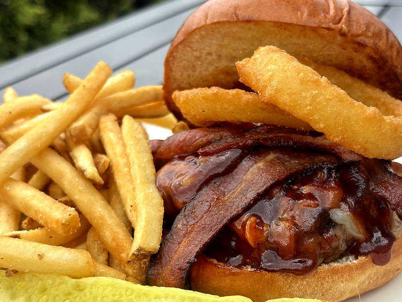 Sandtrap Bar and Grille | 19th Hole BBQ Cheeseburger
